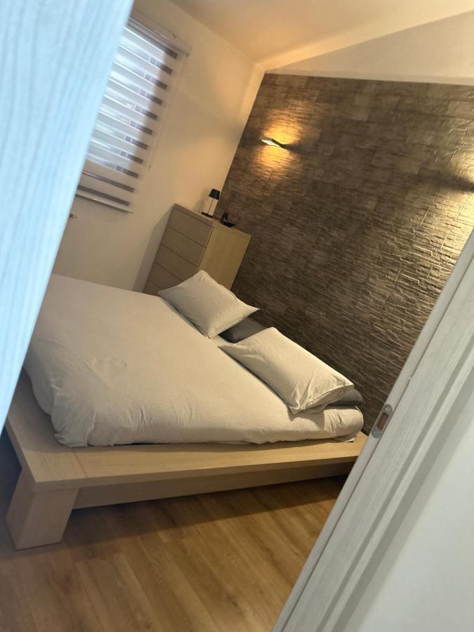 P. Home La Maddalena  Luaran gambar